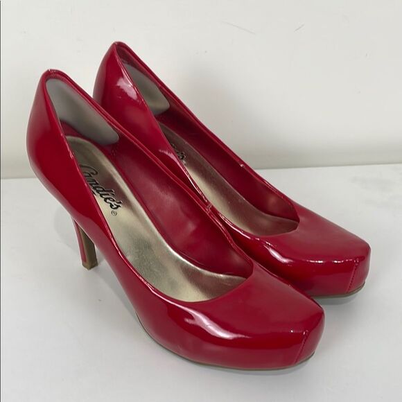 CLEARANCE Candie's Women’s 7 Pump Heels Red Patent Shiny Closed Toe - Picture 1 of 10